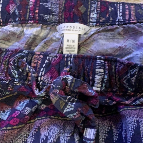 Aeropostale funky pattern shorts - Picture 3 of 3